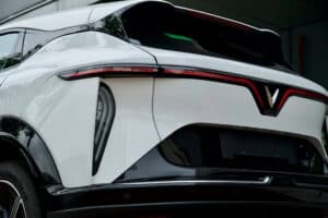 VinFast VF7 màu trắng