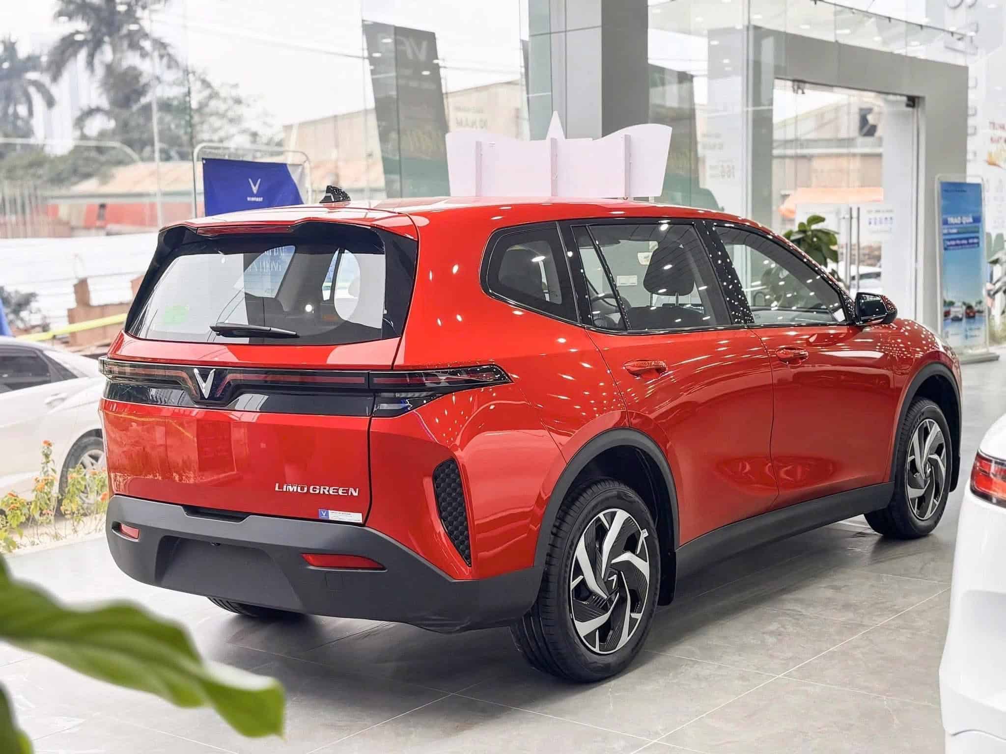 VinFast Limo Green - MPV 7 Chỗ