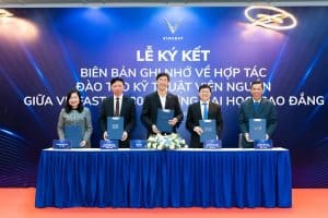 vinfast đào tạo kỹ thuật viên ô tô và xe máy điện miễn phí