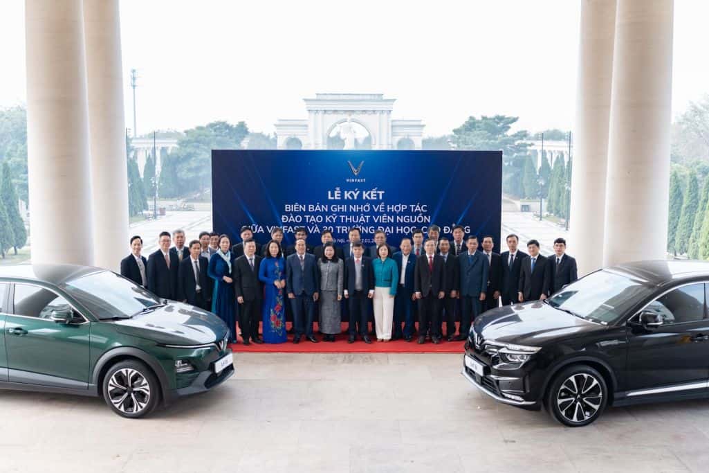 vinfast đào tạo kỹ thuật viên ô tô và xe máy điện miễn phí