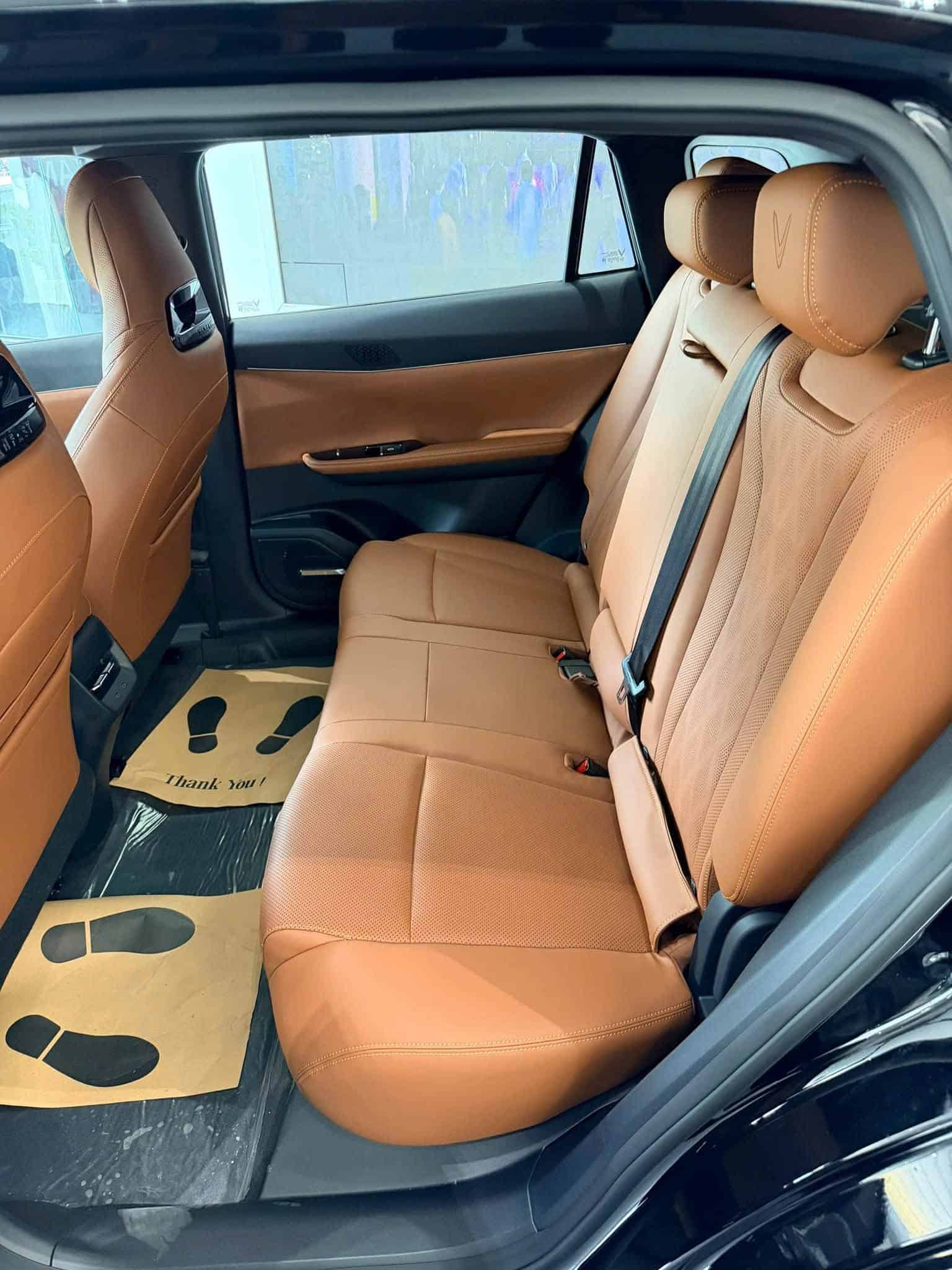 VF8 All New nội thất màu nâu